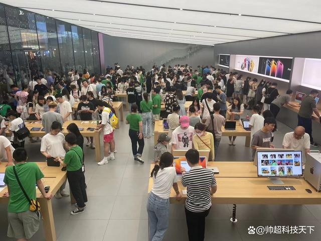 iPhone16发布在即，网友唯一亮点是不卡，手机跟软件选一支持谁