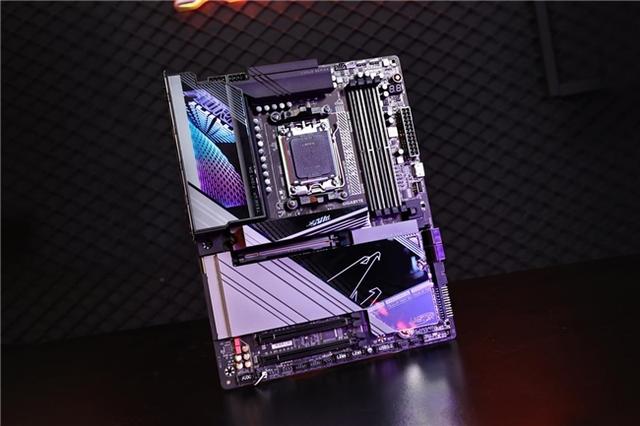 技嘉X870/X870E系列主板新品曝光：AORUS MASTER超级雕焕新启航